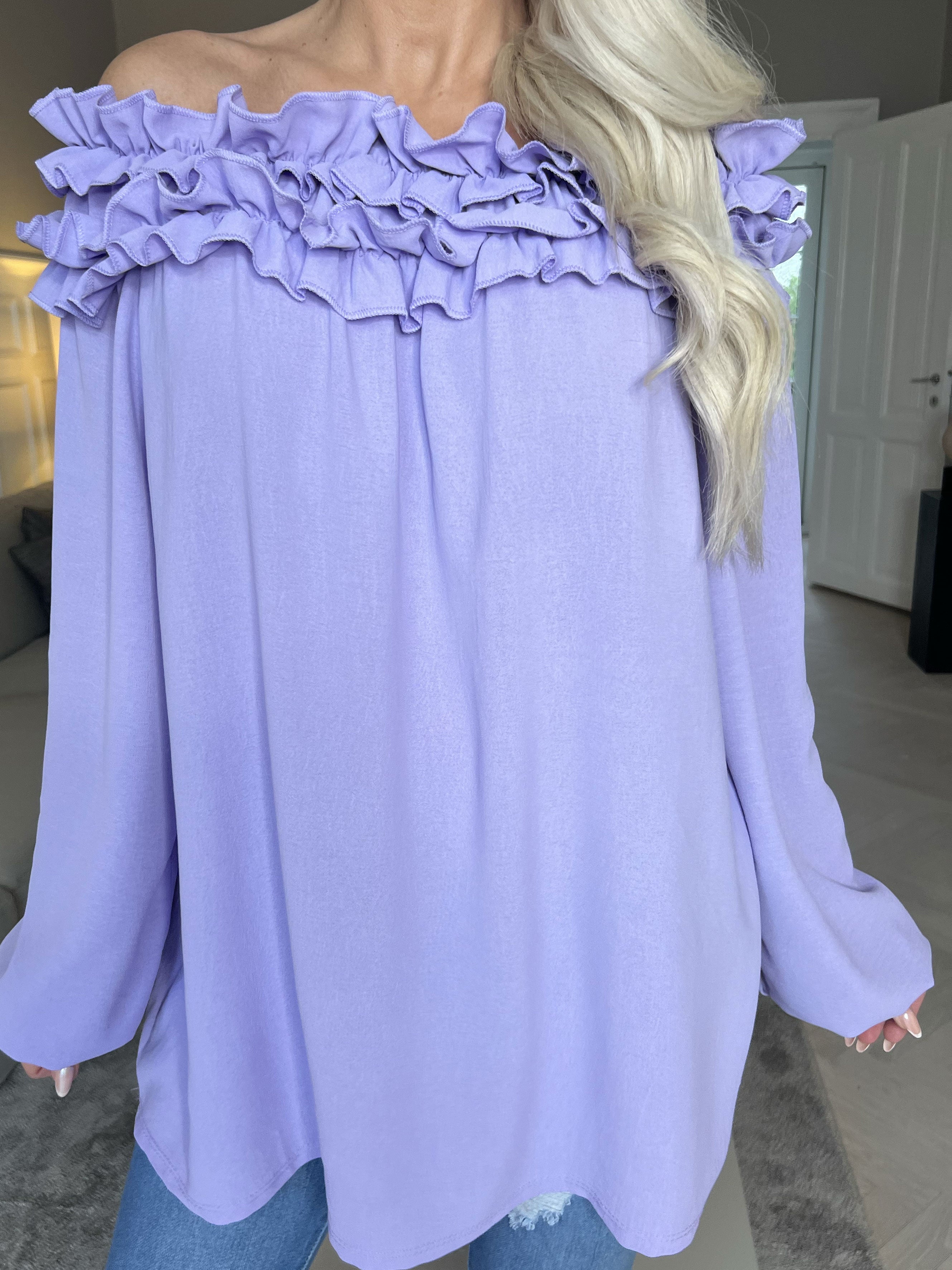 Chili - Fineste tunika bluse med flæser i udskæringen